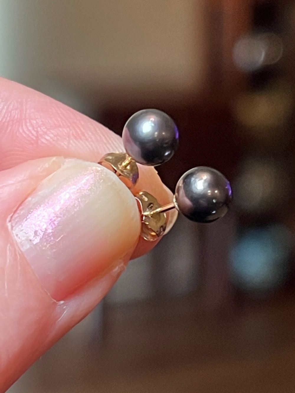 Vintage 14k Solid Yellow Gold Pearl Dark Gray Pearl Stud Earrings